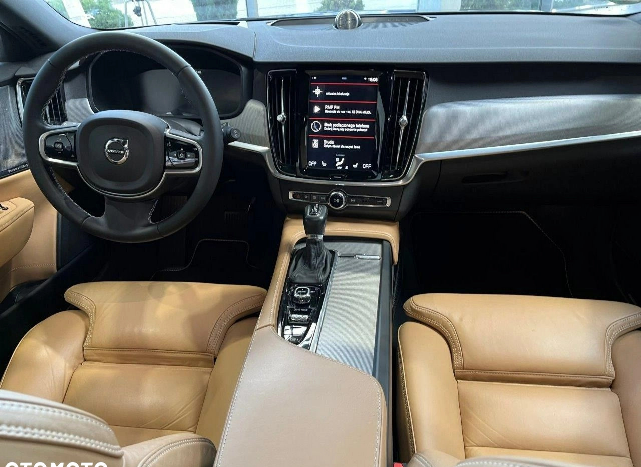 Volvo V90 cena 116900 przebieg: 106000, rok produkcji 2016 z Stronie Śląskie małe 466